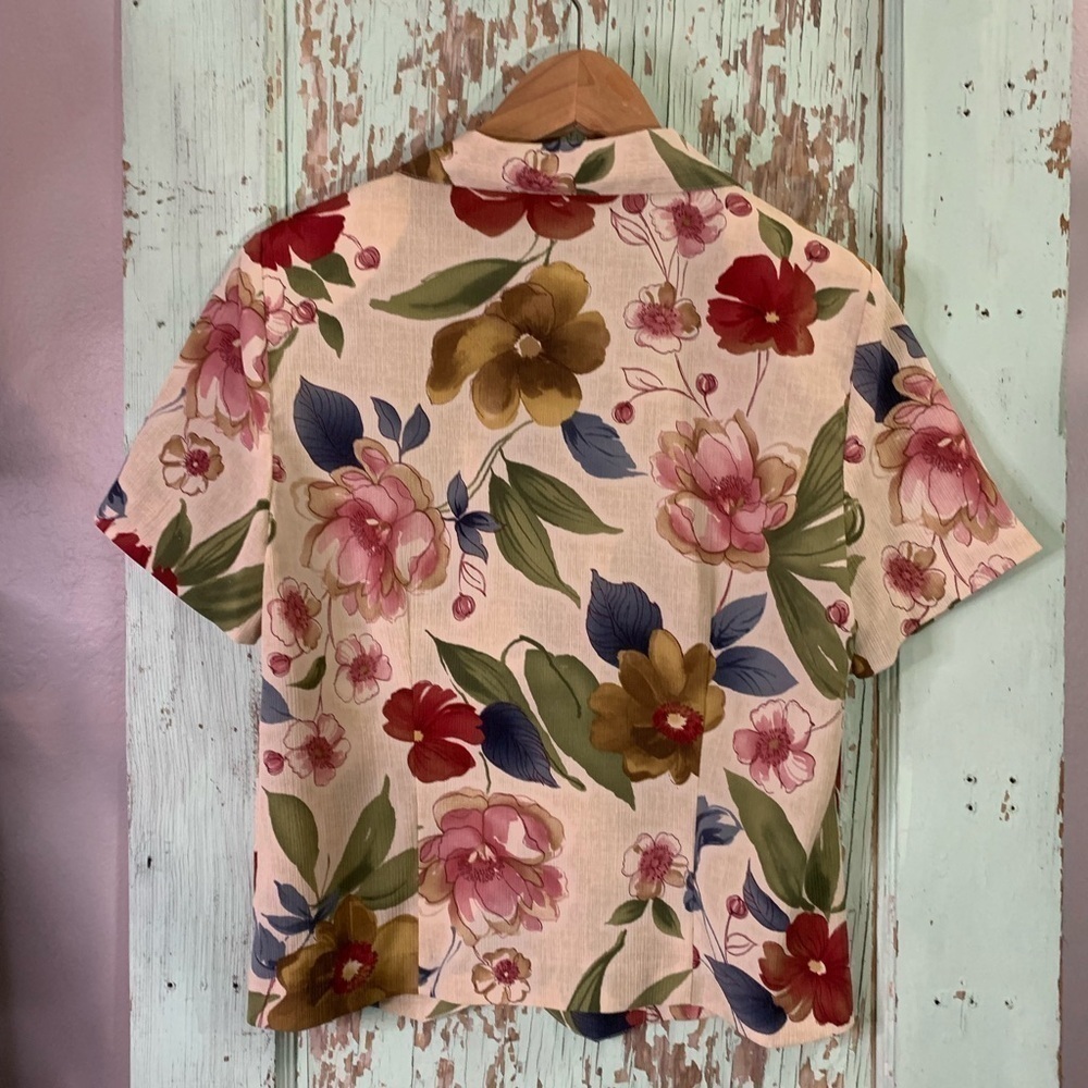 Women’s Alfred Dunner floral button up - Picture 2 of 5